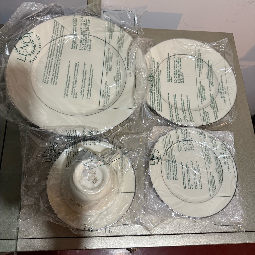 NIB Lenox “Maywood” 5-Piece Set in Ivory